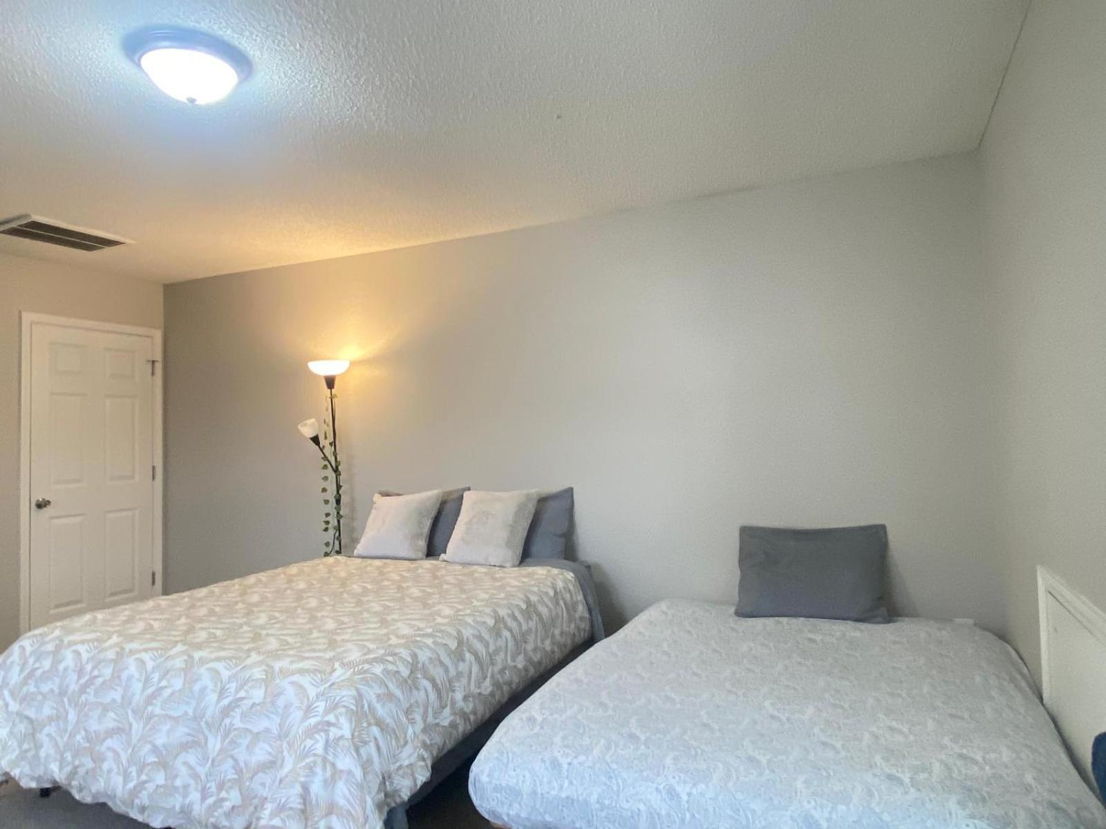 Private Room & Bathroom Close To Downtown Raleigh Exterior foto